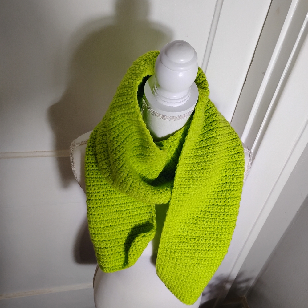 Bright Green Knit Scarf - Picture 8 of 10